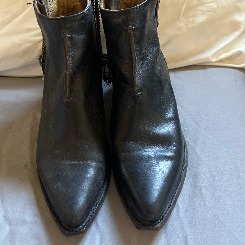 Women’s Frye Black short boots size 7.5